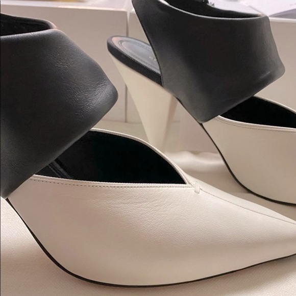 Celine Soft V Neck Bicolor Nappa Lamb 37 - Picture 2 of 9